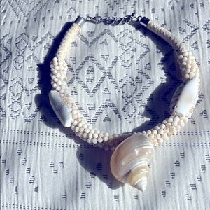 Special shell necklace. Perfect accessory for summer! 16”length w/3” extender